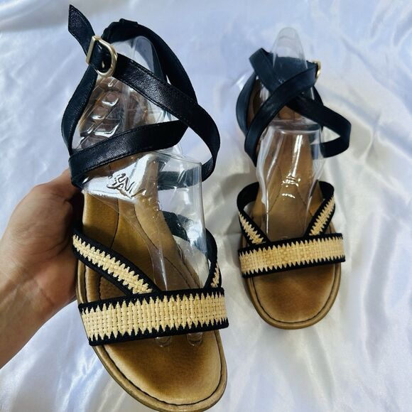 Born Low Wedge Heel Leather Strappy Sandals Black Comfort Shoes Women's SZ 10 - Picture 8 of 11